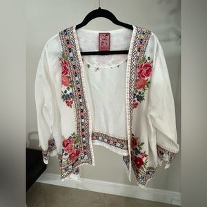 Vtg. Johnny Was LA White Embroidered Floral Bolero Linen Jacket